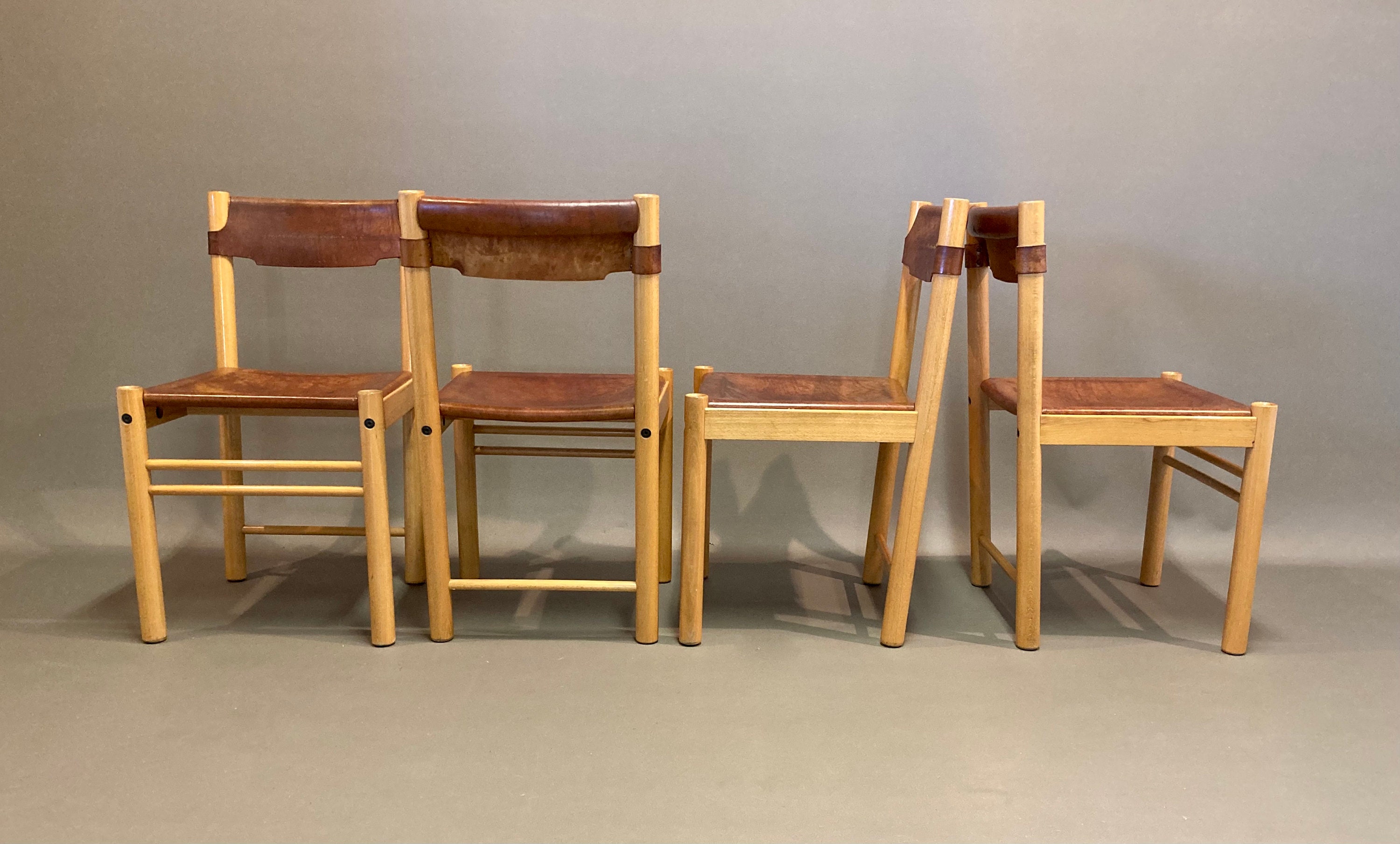 Ensemble de Quatre Chaises Cuir Sede Pour Ibisco 1960.