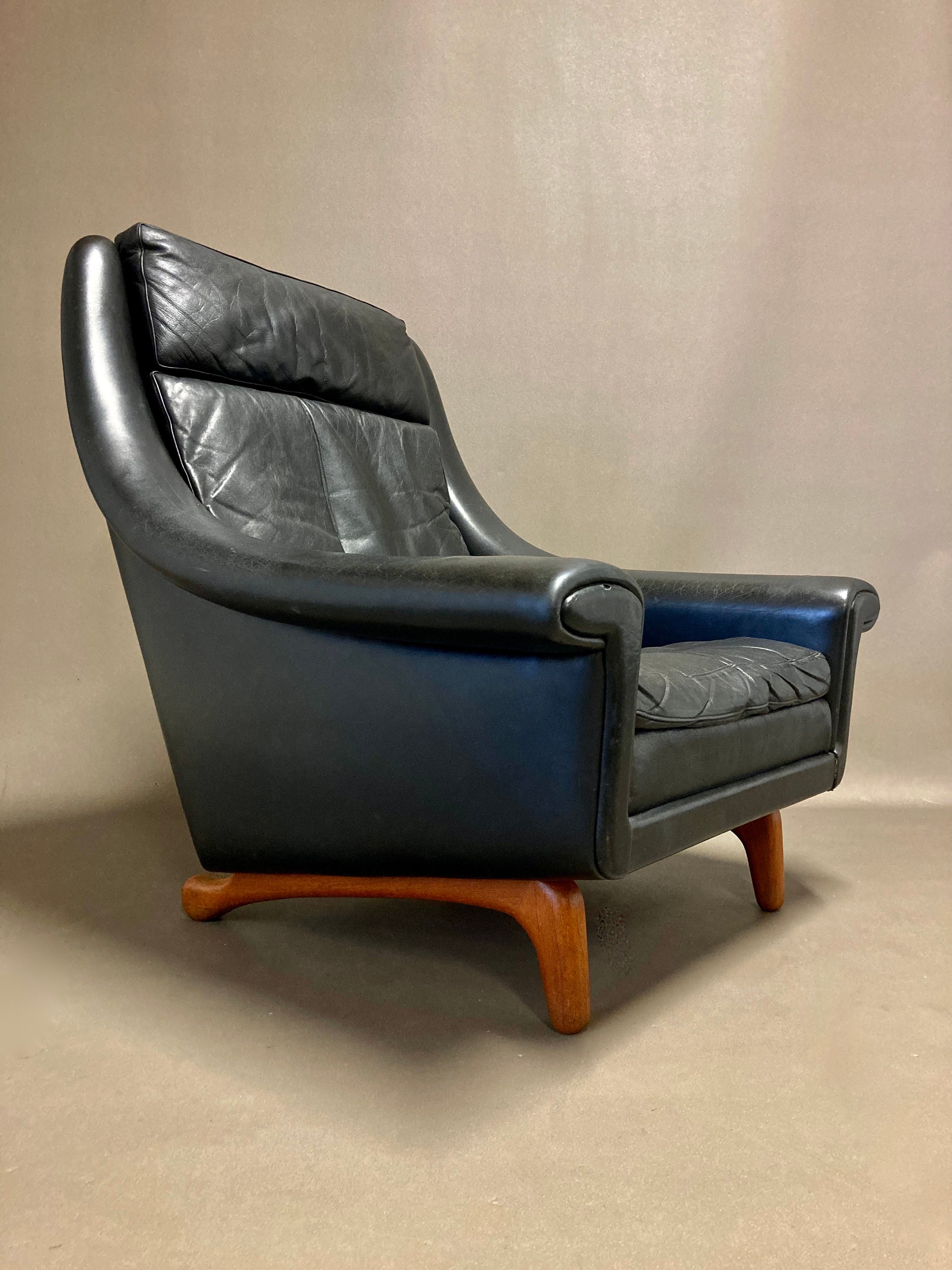 Fauteuil Design Scandinave Aage Christiansen Cuir Noir 1950.