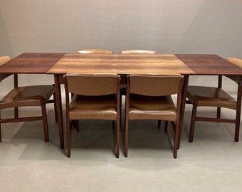 Ensemble table haute et 6 chaises en palissandre "Design Scandinave" 1950.