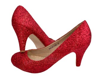 red mid heel court shoes