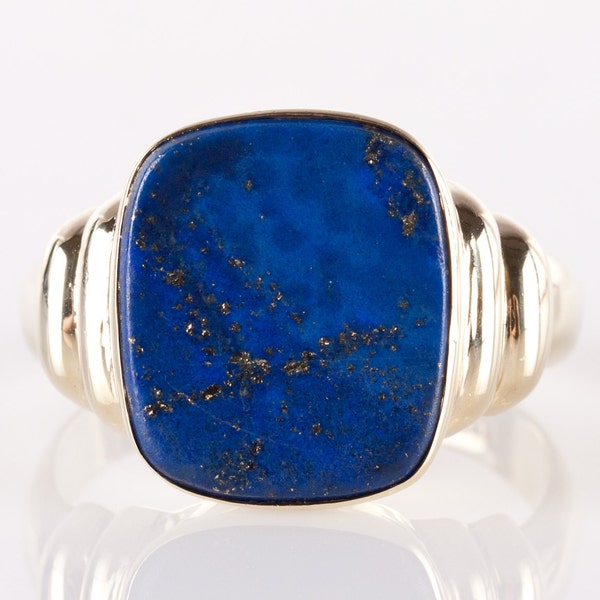 Men's Vintage 1980's 8k Yellow Gold Rectangle Cut Lapis Lazuli Solitaire Ring