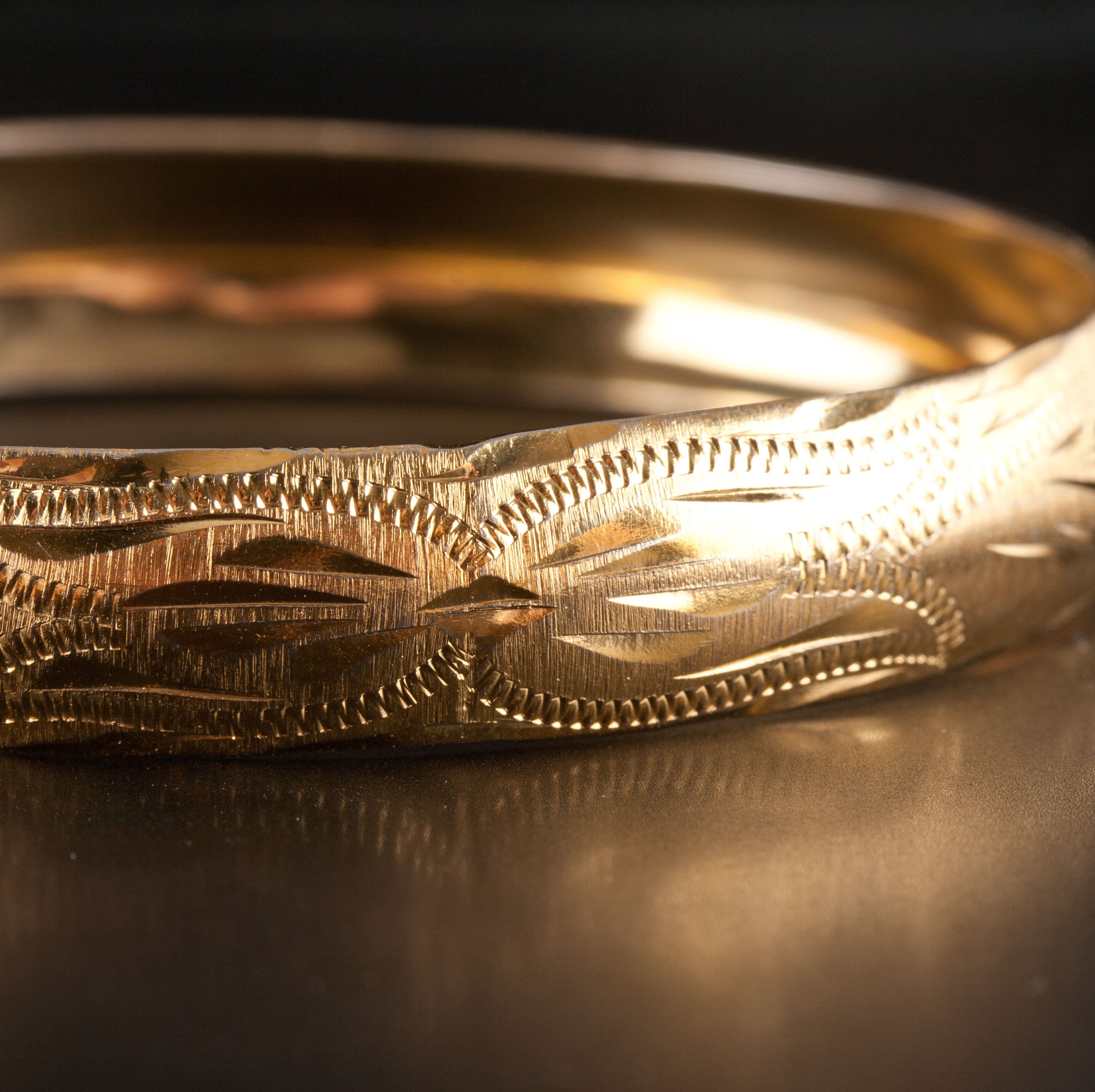 Vintage 1930's 14k Yellow Gold Etched Style Bangle Bracelet Vintage 1930's 14k Yellow Gold Etched Style Bangle Bracelet