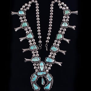 Vintage 1960&#39;s Sterling Silver Cabochon Turquoise Squash Blossom Necklace 161.1g