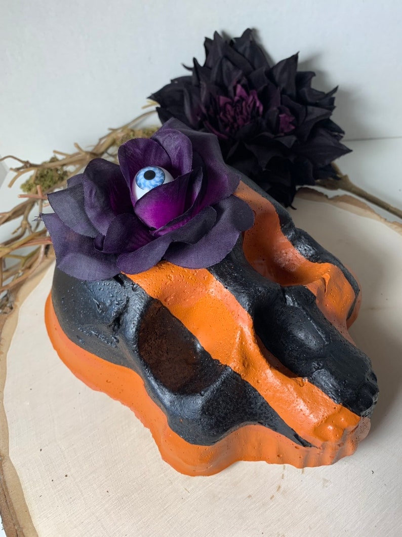 Cement Skull planter