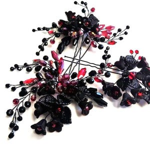 Fermagli per capelli da sposa gotici neri e rossi, accessorio floreale per capelli da sposa, gioiello per capelli con strass di cristallo, fermaglio per capelli da damigella d'onore ispirato alla natura botanica