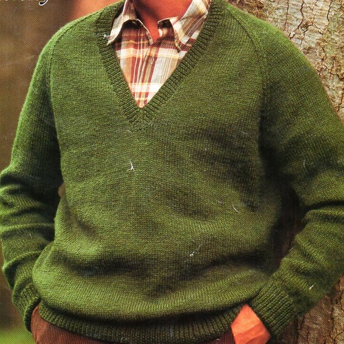 Mens Classic V Neck Sweater Knitting 