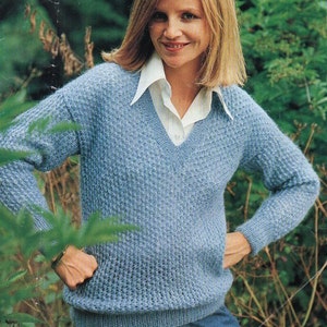 vintage womens lacy sweater KNITTING PATTERN pdf ladies v neck jumper 32-38 inch Mohair DK light worsted 8ply yarn pdf instant download
