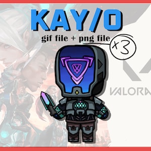 Könnte beinhalten: Eine Cartoon-Illustration des Valorant-Charakters KAY/O mit einem blau-violetten Helm und einem leuchtend violetten Symbol auf der Vorderseite. Der Charakter hält ein Messer und steht vor einem verschwommenen Hintergrund mit anderen Valorant-Charakteren. Der Text "gif file + png file x3" ist in einer Sprechblase über dem Charakter geschrieben.