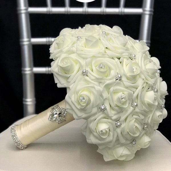 IVORY BRIDAL BOUQUET with Rhinestone Crystal Brooch Cuff And Brooch Gem Handle. Brooch Bridal Bouquet. Quinceanera Bouquet. Pick Rose Color