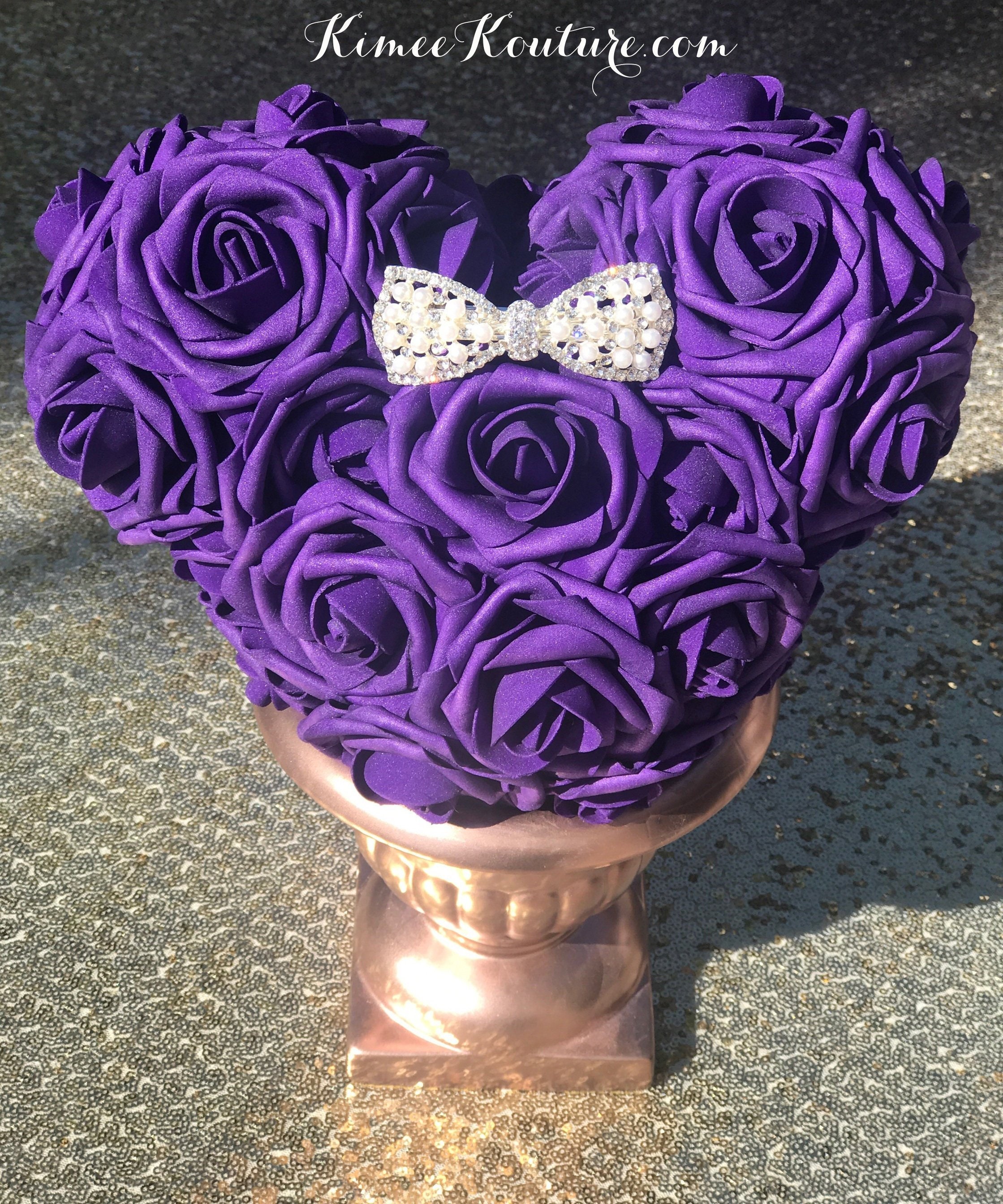 Centro de mesa con bola de flores de Mickey: lazo de perlas y diamantes de  imitación (color a elegir) - Etsy México, image size:2239x2686