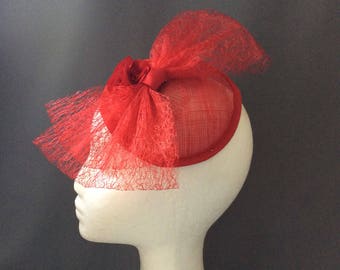 Red fascinator with oversized bow, wedding guest headpiece, mother of the bride fascinator, races headpiece, tea party hairpiece