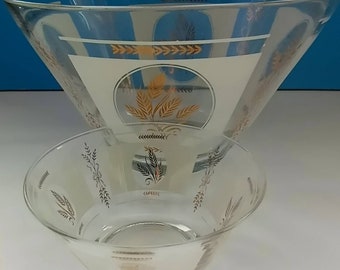 Mid Century Glass Chip And Dip Set,  Retro Serving, Chip N Dip Set, 1960s Serving, Retro Chip And Dip Set.