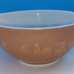 Vintage  Pyrex Early American Mixing Bowl.