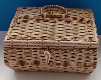 Vintage Woven Wicker Sewing Basket With Music Box/Bobbin Tray, Retro Wicker Sewing Basket With Pink Satin Interior.