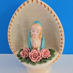 Santuario di preghiera vintage in porcellana della Vergine Maria, santuario a forma di uovo in ceramica della Madonna immagine 1