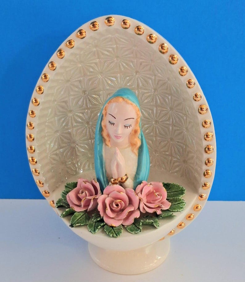 Santuario di preghiera vintage in porcellana della Vergine Maria, santuario a forma di uovo in ceramica della Madonna immagine 1