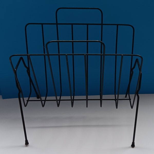 Mid Century Black Metal Magazine Rack, Mid Century Home Decor, Retro Magazine Rack, 1950s Decor, Vintage Magazine Rack.