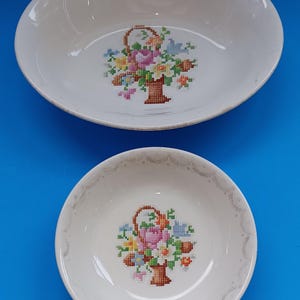 Mid Century Salem China Bowls: 22K Gold Floral Accent