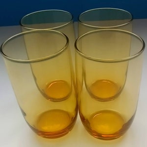 Set aus vier Vintage Neun Unzen Bernstein Trinkgläsern, Vintage 1970er Jahre Gläser, Retro Bernstein Glas Set.