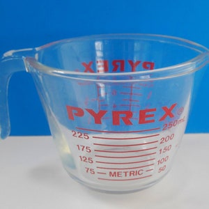 Vintage Pyrex Glass Measuring Cup – Newel Staging