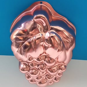 Vintage Wear Ever Six Cup Copper Jello Mold, Grape Design, Six Cup Jello Mold, Vintage Kitchen,Retro Kitchen Decor.