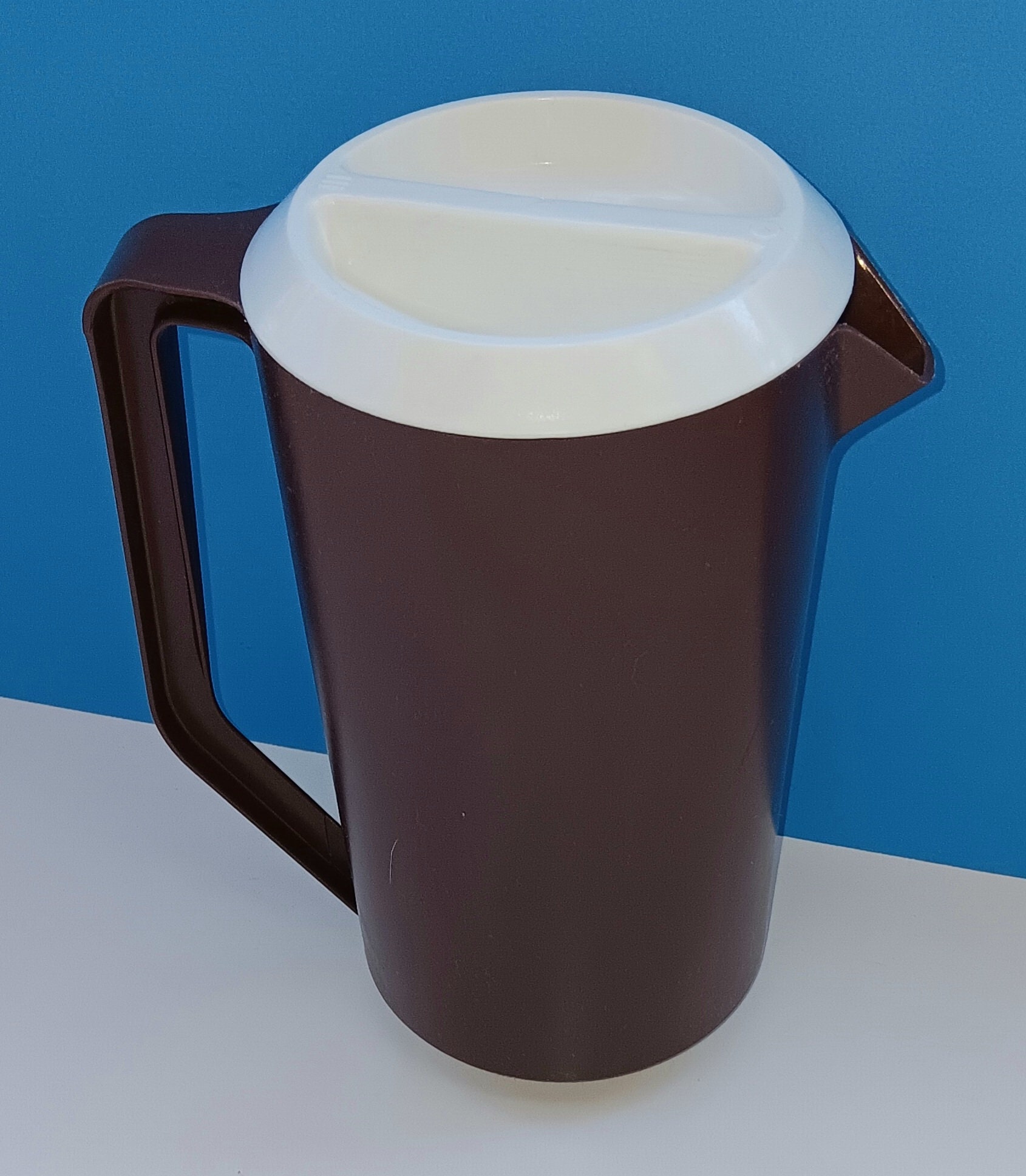 I keep seeing the Tupperware pitchers, but we grew up on the cheap  Rubbermaid version (& still loved them) : r/nostalgia