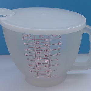 Vintage Tupperware Rock N Serve Round Container #3704A-3
