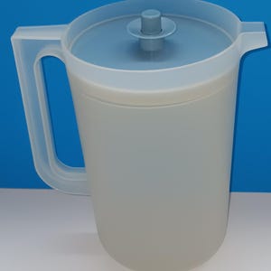 Vintage Tupperware Two Quart Pitcher With Push Button Seal Lid, Retro Tupperware Pitchers Red Or Blue Top #1676-5,6.
