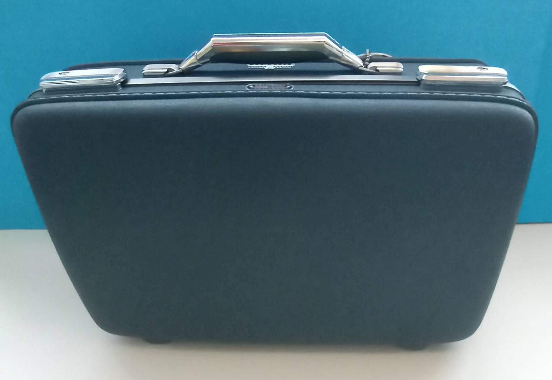 Vintage american tourister tiara luggage Clearance