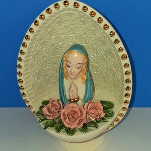 Santuario di preghiera vintage in porcellana della Vergine Maria, santuario a forma di uovo in ceramica della Madonna immagine 4