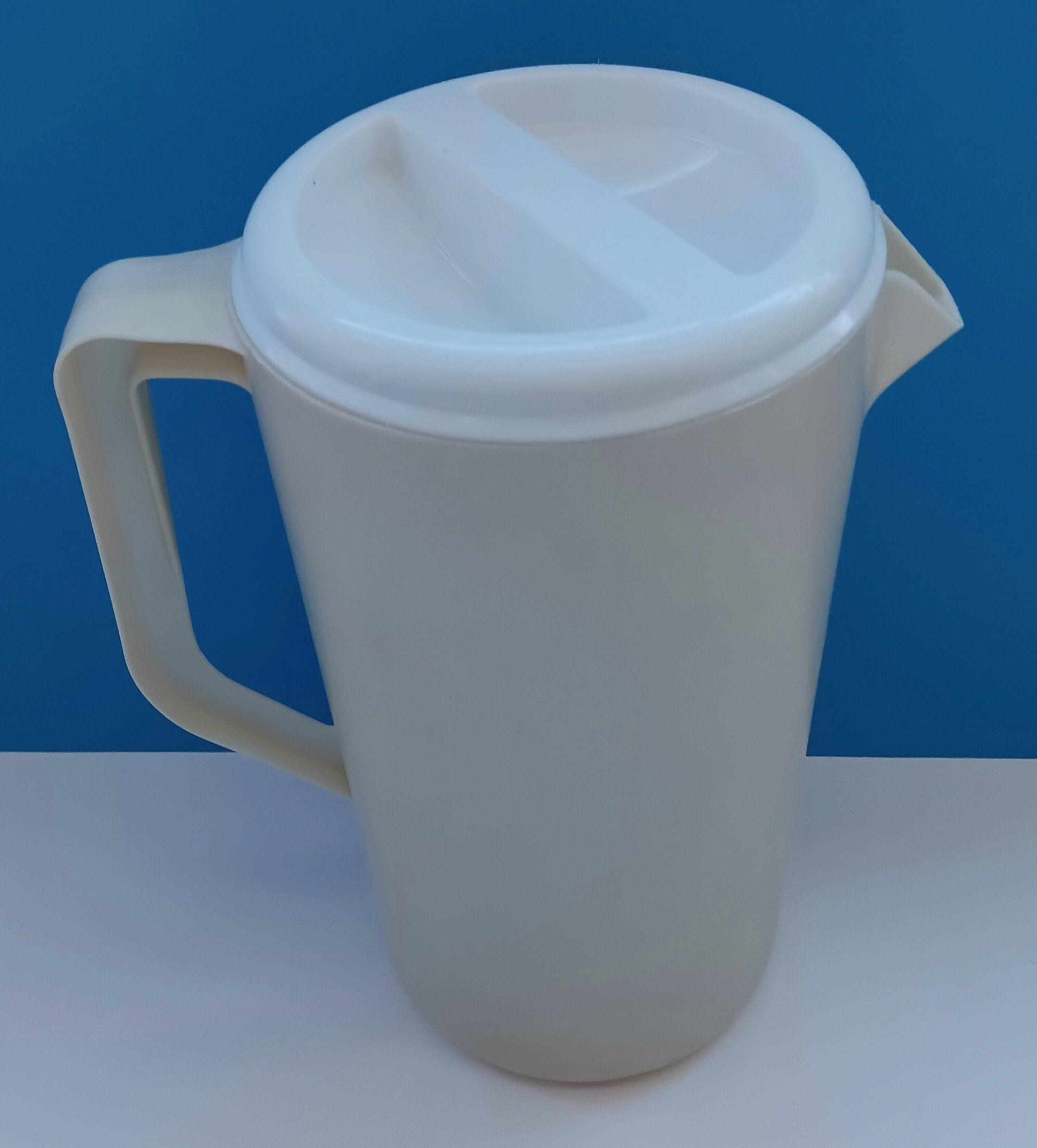 Rubbermaid Pitcher, Tableware & Serveware