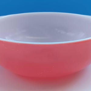Cocotte vintage en pyrex rose flamant rose de deux pintes, plat en pyrex vintage à collectionner #024.
