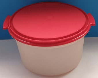 Vintage 1970s Red Tupperware Cake Carrier #684-5
