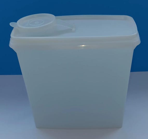 Vintage Tupperware Cereal Keeper Storage Container #469-15