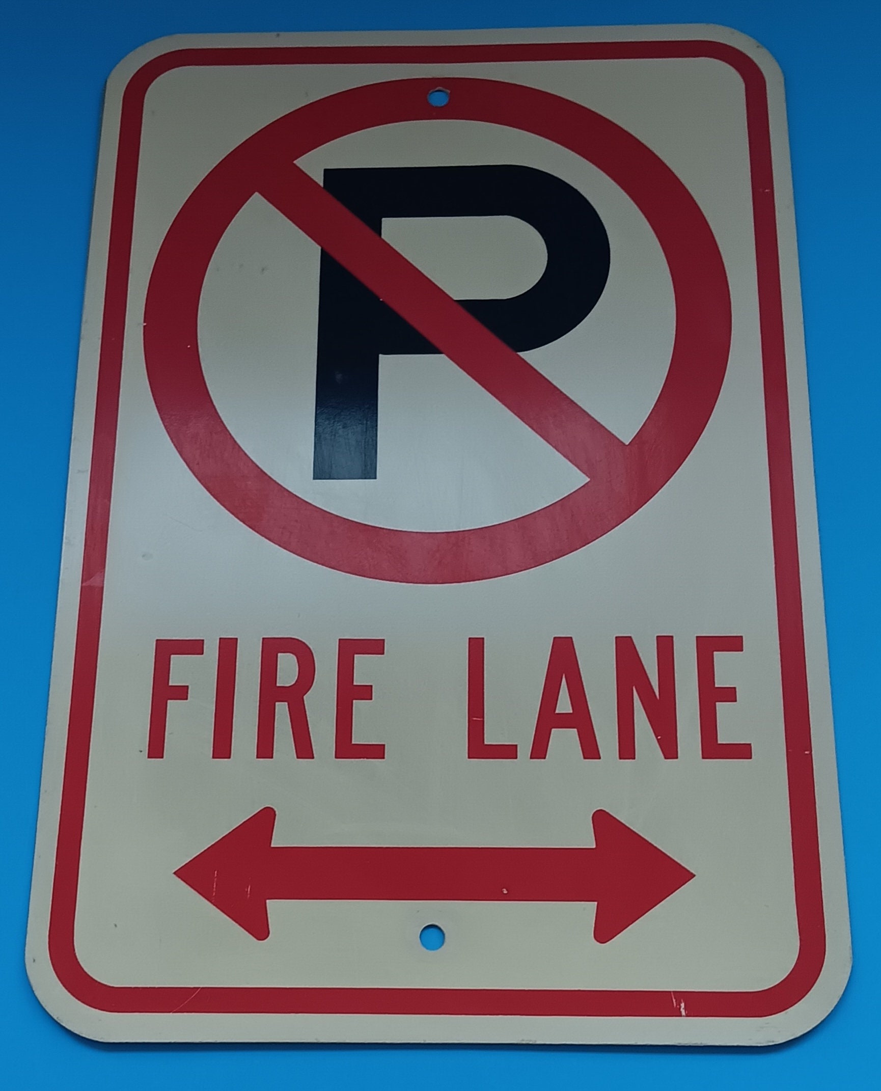 希少 Fire-King STOP NO PARKING 標識マグ ヴィンテージ Vintage Metal No Parking Fire Lane Sign: Man Cave Decor (17x12) - Etsy