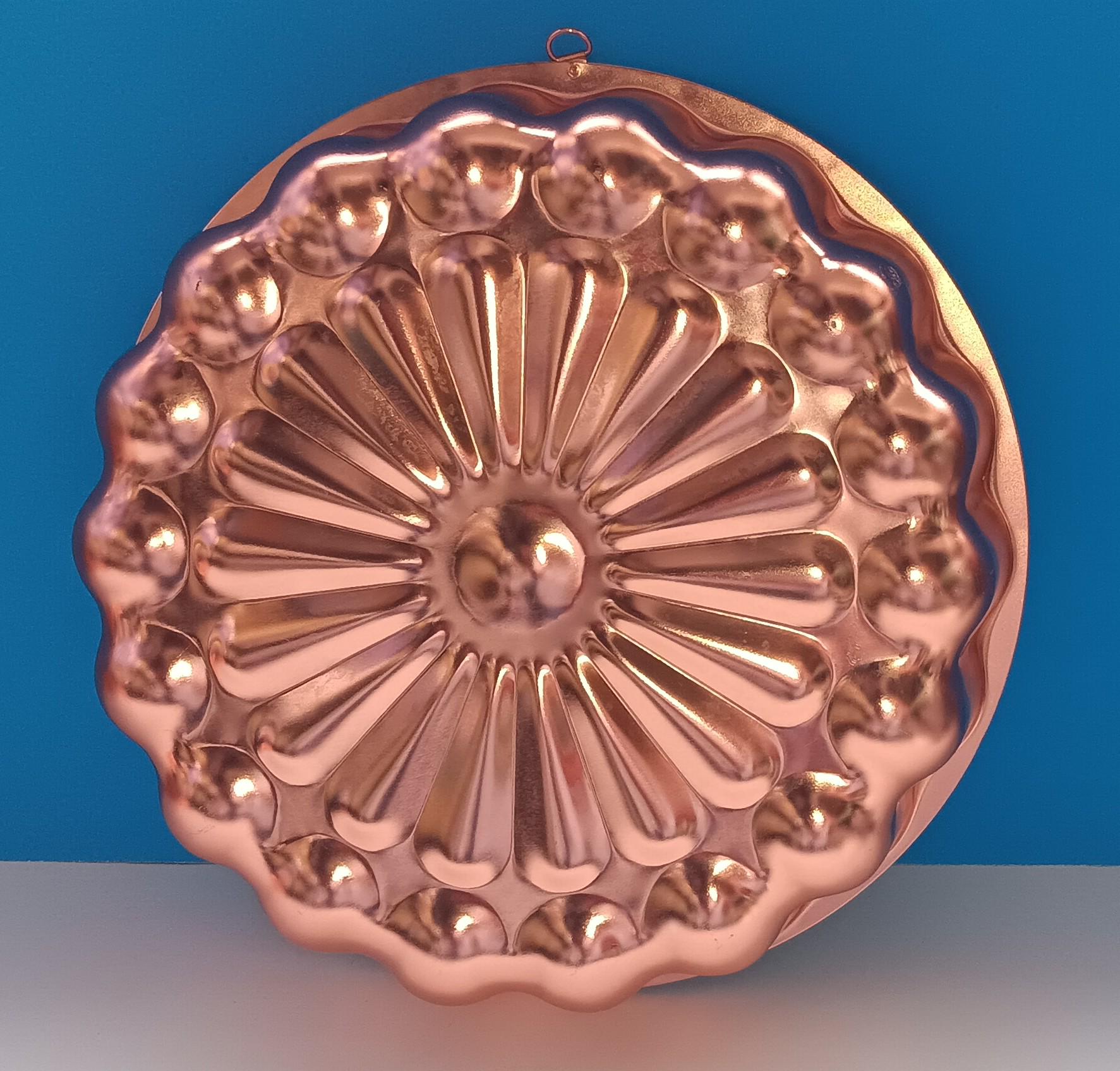 銅製 フラワー型 デザート型 ヴィンテージ銅製ゼリー型：花柄風車デザイン、レトロなキッチン