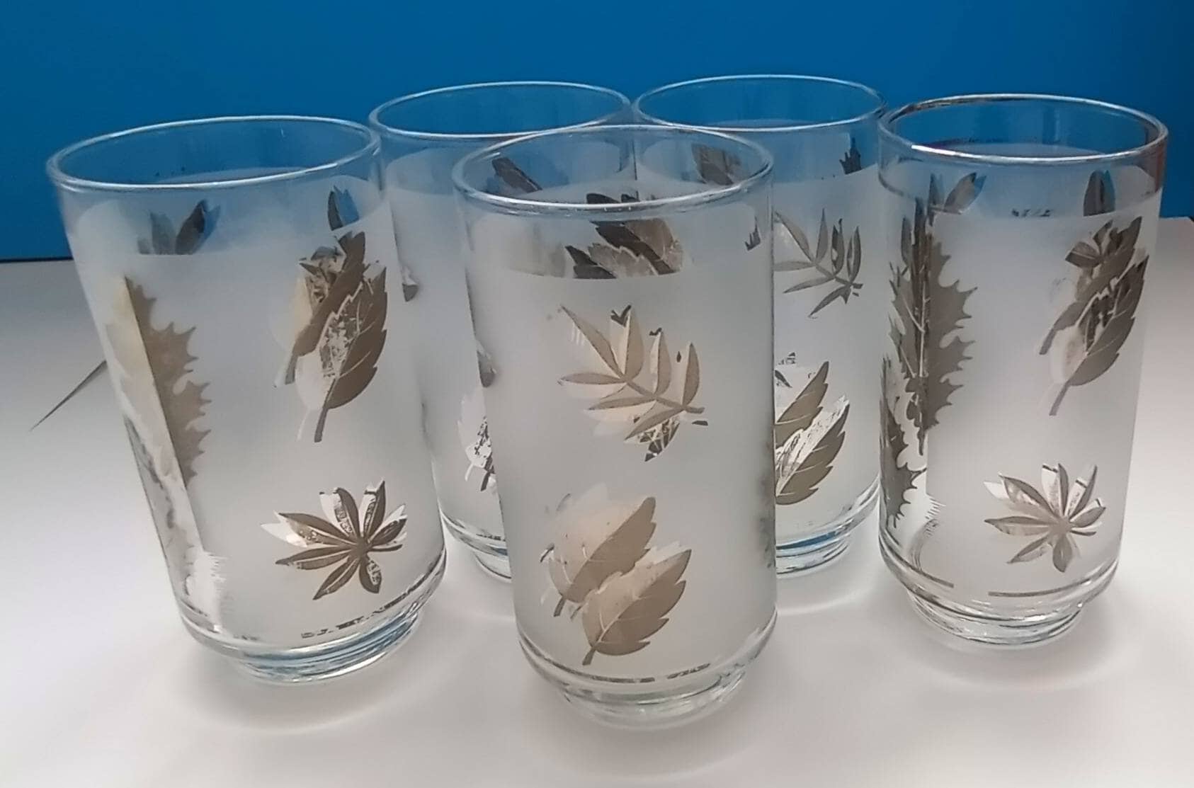 Mid Century Modern Drinking Glasses - Set of 5 Vintage Leaf Design