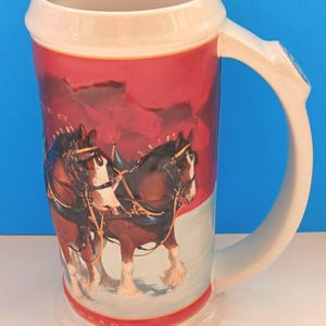 Vintage 2004 Anheuser Busch 25-jähriges Jubiläum Keramik Budweiser Bierkrug Urlaub, Retro Sammlerstück Budweiser Bierkrug.