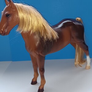 Large plastic hotsell horse figurines