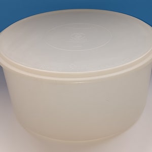 Vintage Tupperware Tupper Seal Carry All Container, Vintage Tupperware Cake Carrier #256-4 With Tupper Seal.