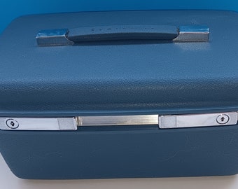 Vintage 1960s Hard Shell Samsonite Saturn Train Case With Divided Tray/Key, Retro Train Case, Mid Century Luggage, Retro Train Case.