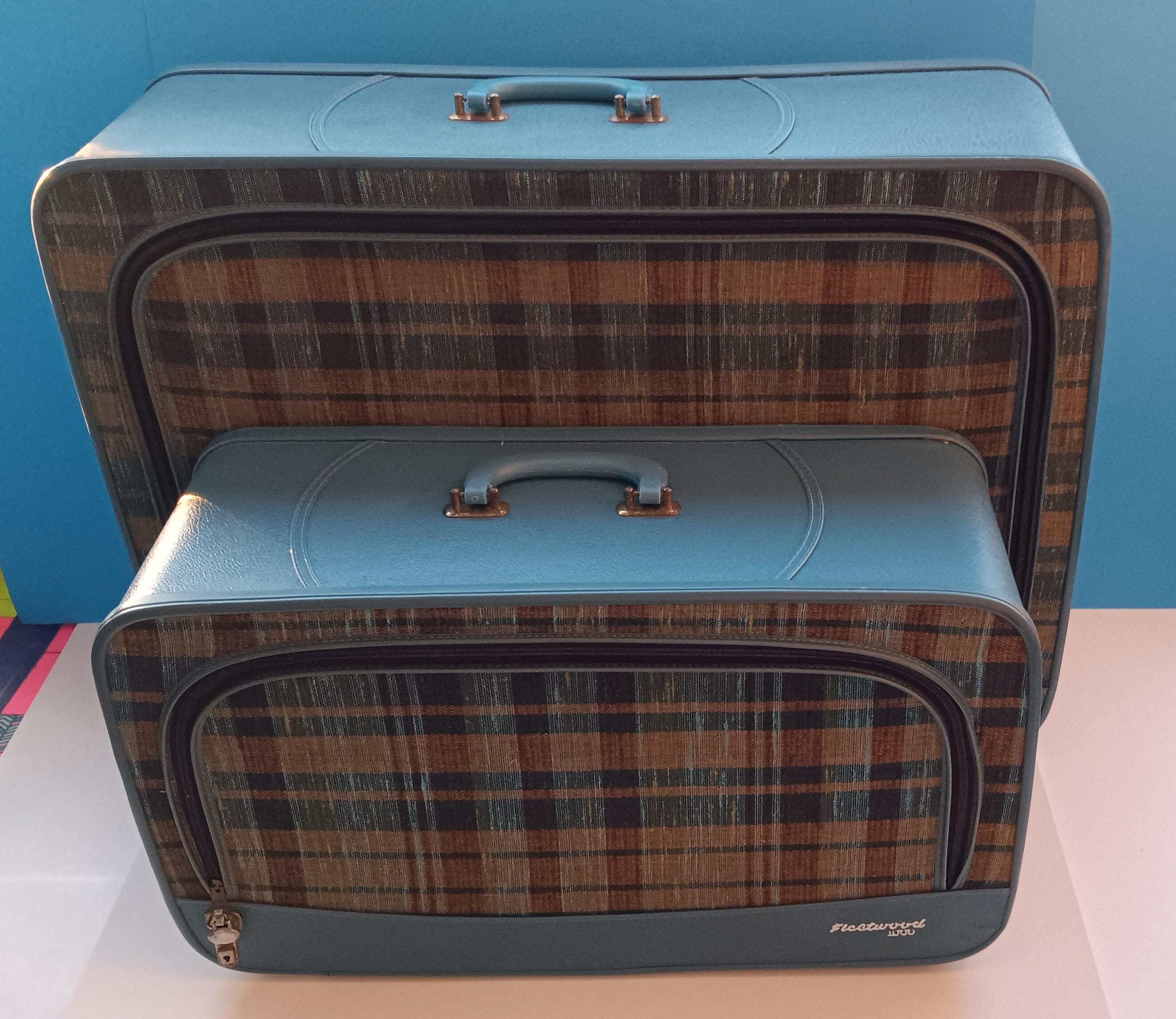 Set of Two Mid Century Blue Plaid Fleetwood Suitcases: Retro  display picture 1