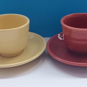 Juego de dos tazas y platillos vintage de porcelana Homer Laughlin Fiesta Ware, juegos de tazas de té coleccionables Fiesta Ware sin plomo.