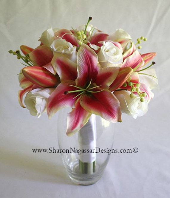 Items similar to Hot pink, White, Roses, Tiger lilies, Berries, Real
