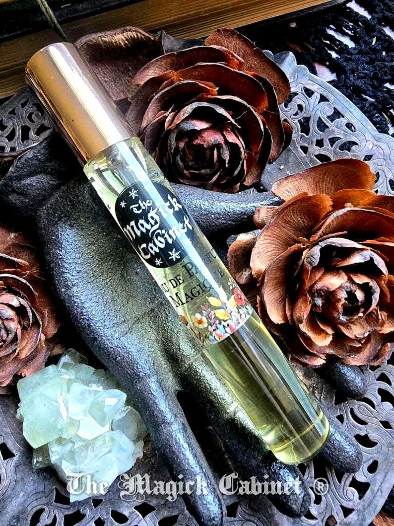 Grimoire Eau de Perfum: White Sage, Oudwood, Patchouli, Vetiver, Cedarwood and Old Leather Spray Eau de Parfum