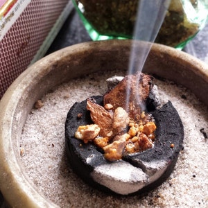 Black Mayan Copal, Natural Resin Incense for Clearing Rituals and Aromatherapy, Wicca Magick and Witchcraft Supplies, Pagan Occult Heathen image 3