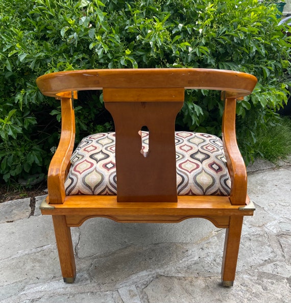 1960s James Mont Style Asian Chinoiserie Ming Horseshoe Chair by