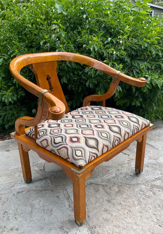 1960s James Mont Style Asian Chinoiserie Ming Horseshoe Chair by