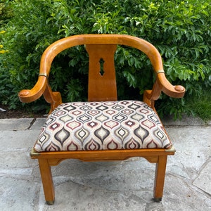 1960s James Mont Style Asian Chinoiserie Ming Horseshoe Chair by Century Furniture