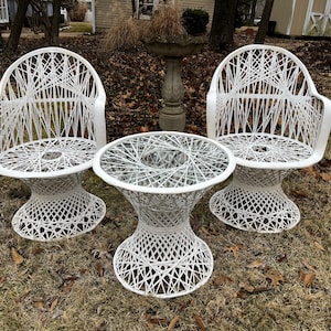 1970s Russell Woodward Spun Fiberglass Chairs and Side Table - Set of 3
